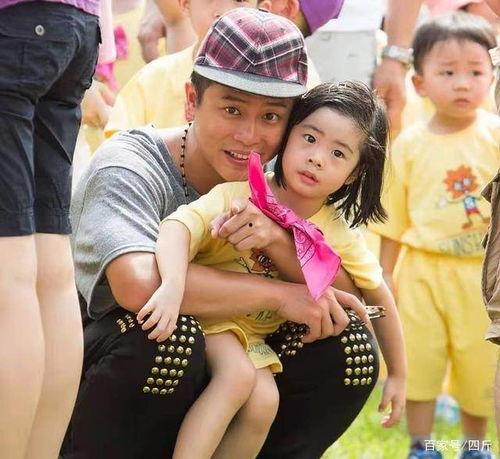 女子爆料弹头视频,揭秘娱乐圈不为人知的秘密 第2张 女子爆料弹头视频,揭秘娱乐圈不为人知的秘密 第2张